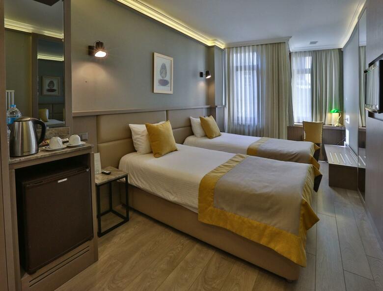 Perapolis Hotel