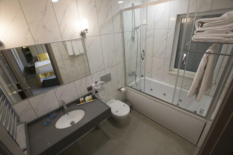 Perapolis Hotel