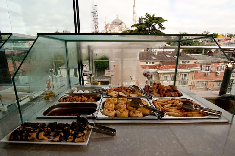 Perapolis Hotel