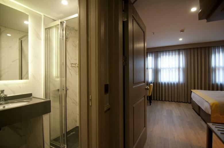 Perapolis Hotel