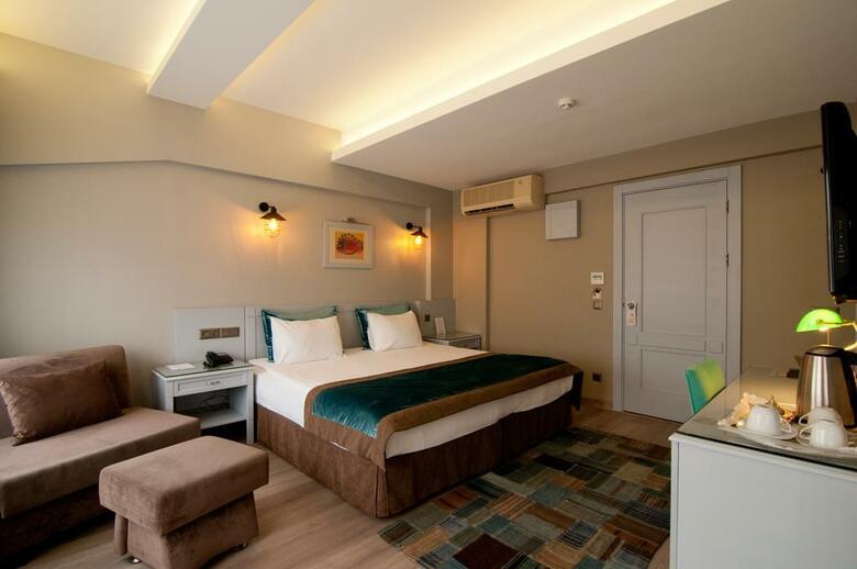 Perapolis Hotel