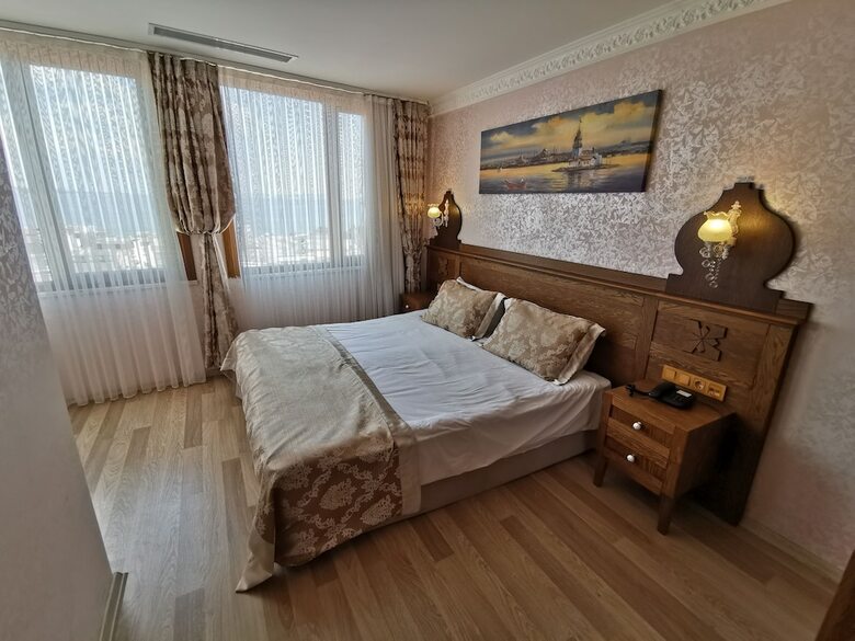 Perapolis Hotel