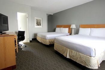 Hostal The Sherman Hotel
