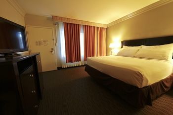 Hostal The Sherman Hotel