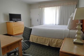Hostal The Sherman Hotel