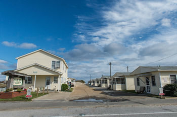 Hotel Oceanside Court By Kees Vacations