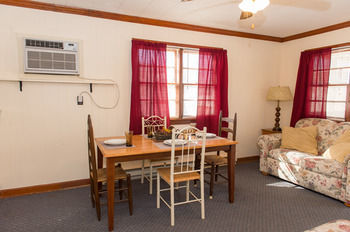 Hotel Oceanside Court By Kees Vacations