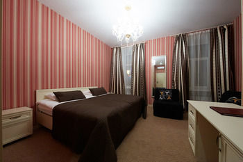 Avenue Hotel