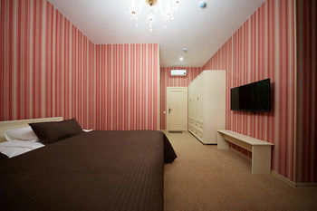 Avenue Hotel