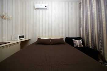 Avenue Hotel