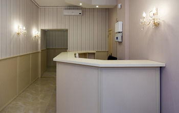 Avenue Hotel