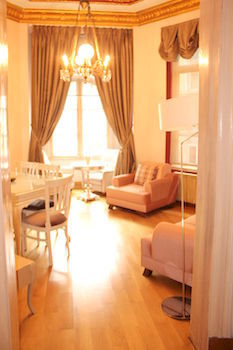 Hotel Rag?p Pasha Apartments