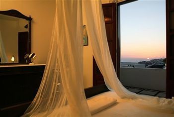 Aparthotel Nikos Villas Hotel In Oia Santorini
