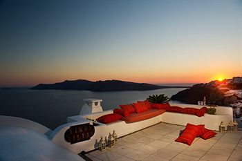 Aparthotel Nikos Villas Hotel In Oia Santorini