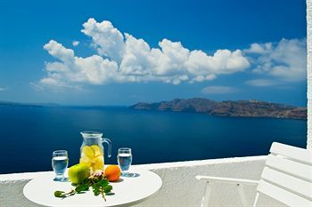 Aparthotel Nikos Villas Hotel In Oia Santorini