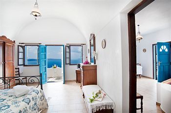 Aparthotel Nikos Villas Hotel In Oia Santorini