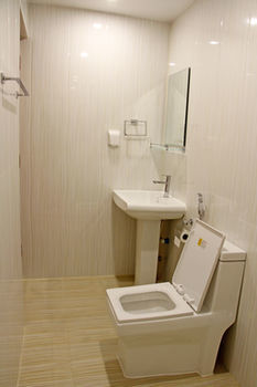 Hostal Royal Pearl Inn