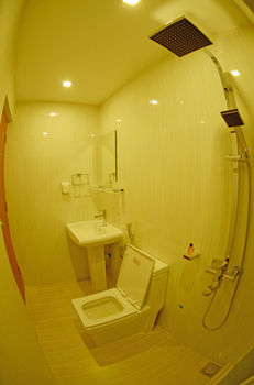 Hostal Royal Pearl Inn