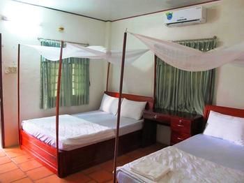 Hotel Nhat Lan Resort