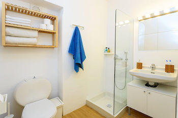 Hotel Stay - Hostel, Apartments, Lounge