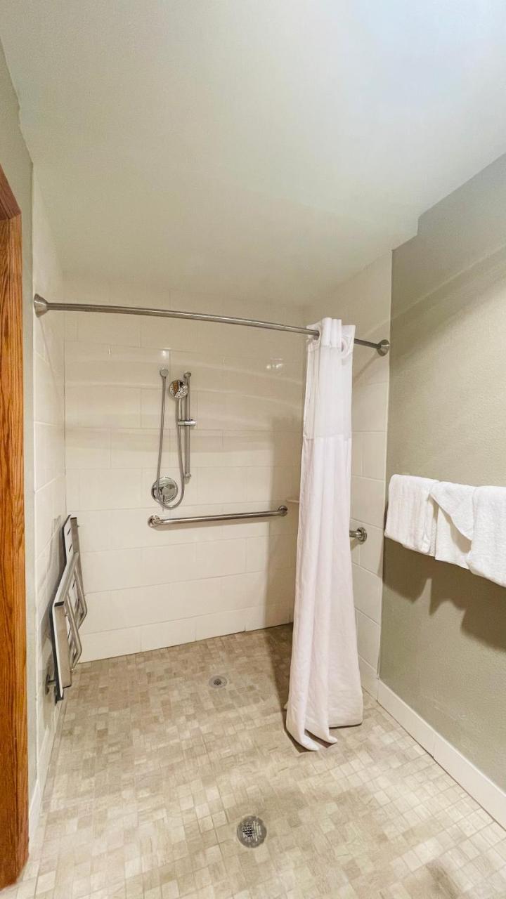 Hotel Roadstar Inn