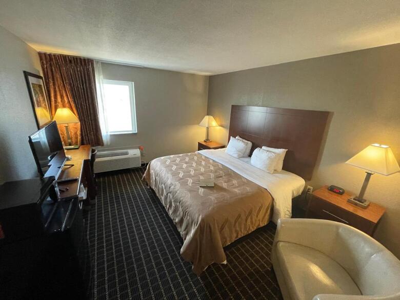Hotel Roadstar Inn