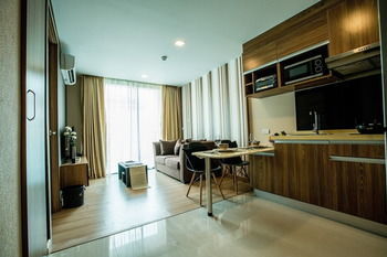 Aparthotel Ten Ekamai Suites By Aspira