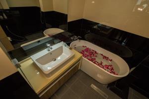 Aparthotel Ten Ekamai Suites By Aspira