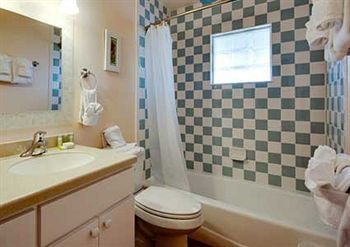 Hotel Tropic Isle Beach Resort