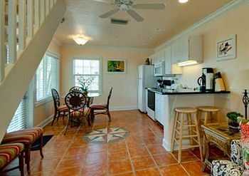Hotel Tropic Isle Beach Resort