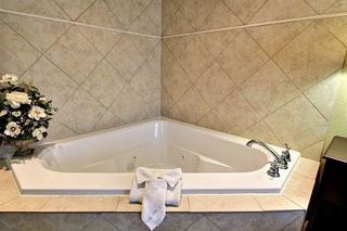 Hotel Magnolia Inn & Suites