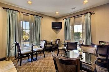 Hotel Magnolia Inn & Suites