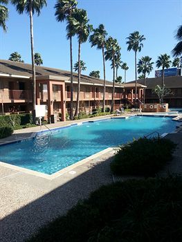 Motel Palm Aire Hotel And Suites