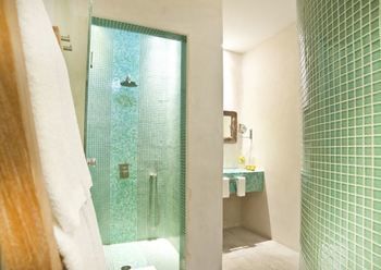 Bed & Breakfast Allure Suites