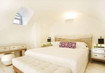 Bed & Breakfast Allure Suites