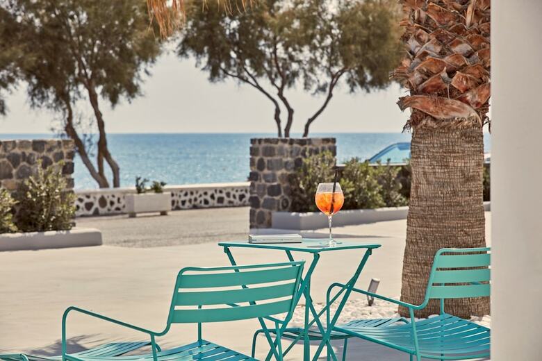 Aqua Blue Hotel