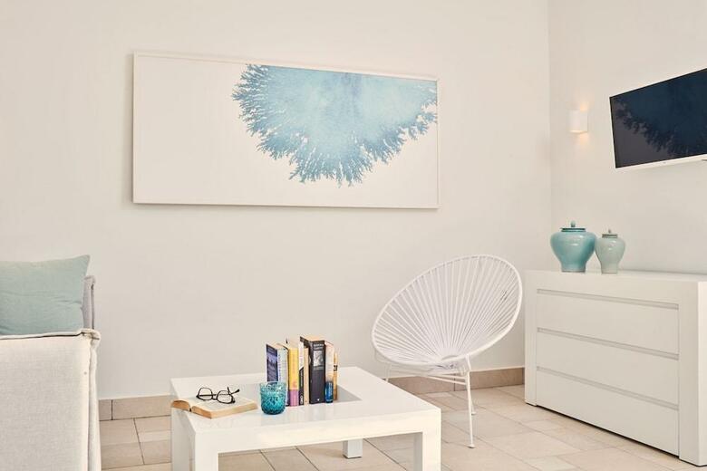 Aqua Blue Hotel