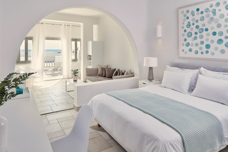 Aqua Blue Hotel