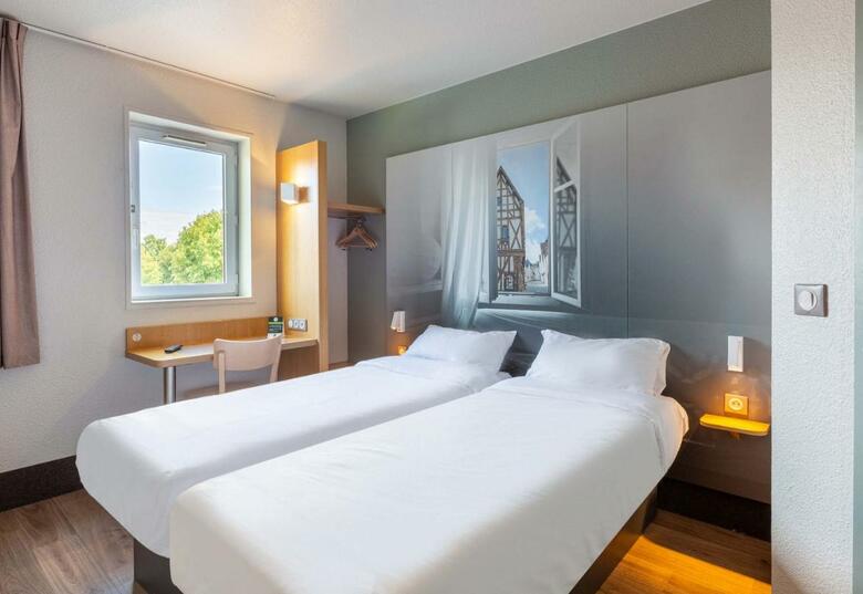 Hotel B&B H�tel Chartres Le Forum