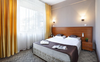 Raduzhny Hotel