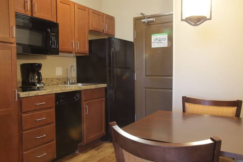 Hotel Teddy's Residential Suites Watford City
