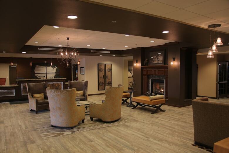 Hotel Teddy's Residential Suites Watford City