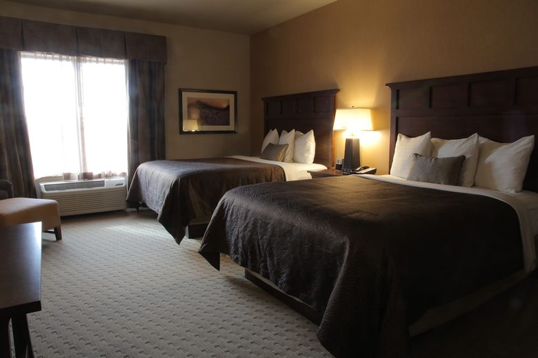Hotel Teddy's Residential Suites Watford City