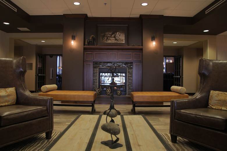 Hotel Teddy's Residential Suites Watford City
