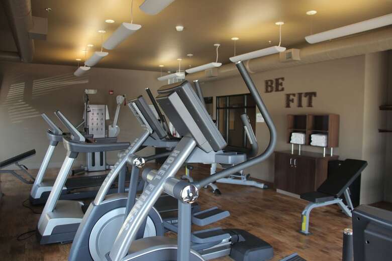 Hotel Teddy's Residential Suites Watford City