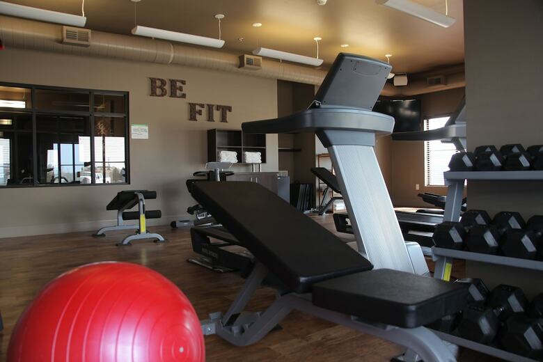 Hotel Teddy's Residential Suites Watford City