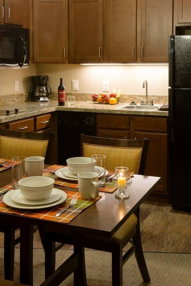 Hotel Teddy's Residential Suites Watford City