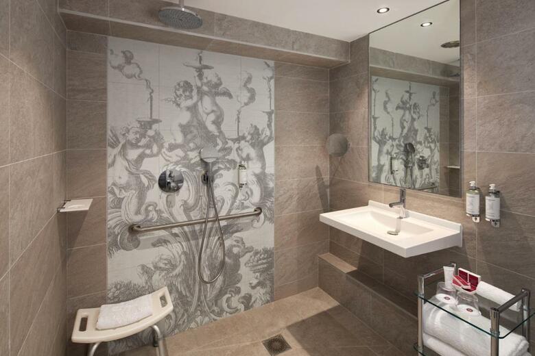 Hotel La Lanterne & Spa By Timhotel