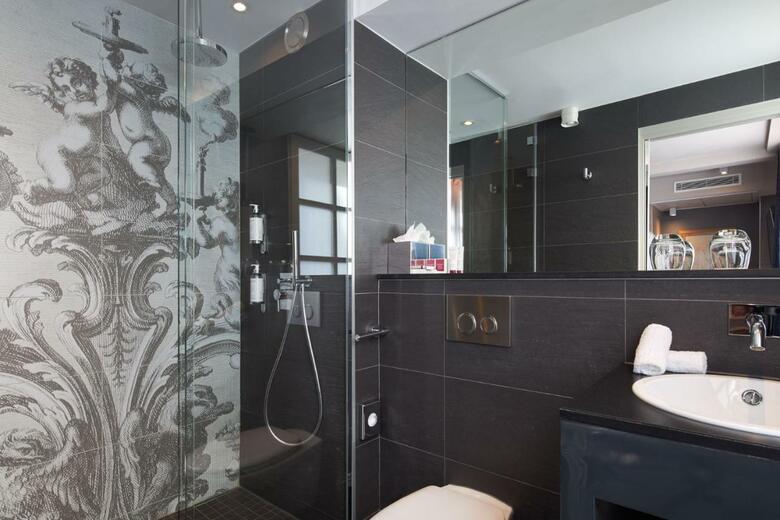 Hotel La Lanterne & Spa By Timhotel