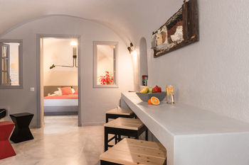 Noni's Apartments